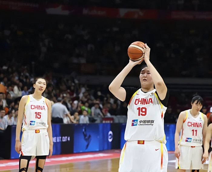 中国女篮世预赛首节险胜捷克 三分命中率成致命