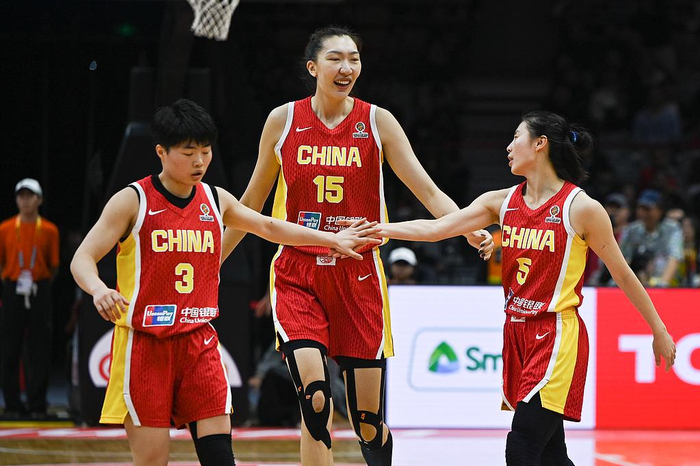 王思雨两战救主！中国女篮险胜捷克晋级世界杯