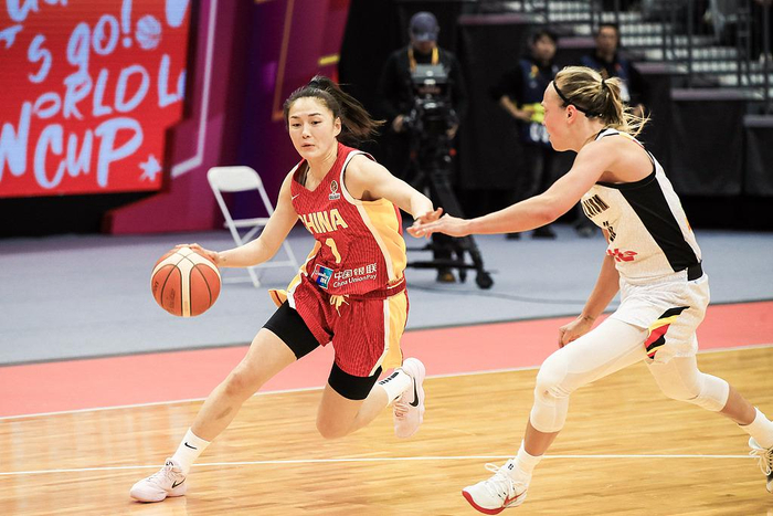 王思雨两战救主！中国女篮险胜捷克晋级世界杯