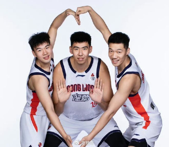 广州龙狮大胜辽宁男篮 徐昕20+9助球队狂胜16分