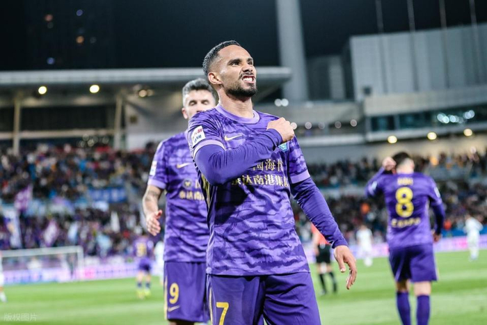 津门虎遭申花绝杀四战全败陷深渊 于根伟帅位悬