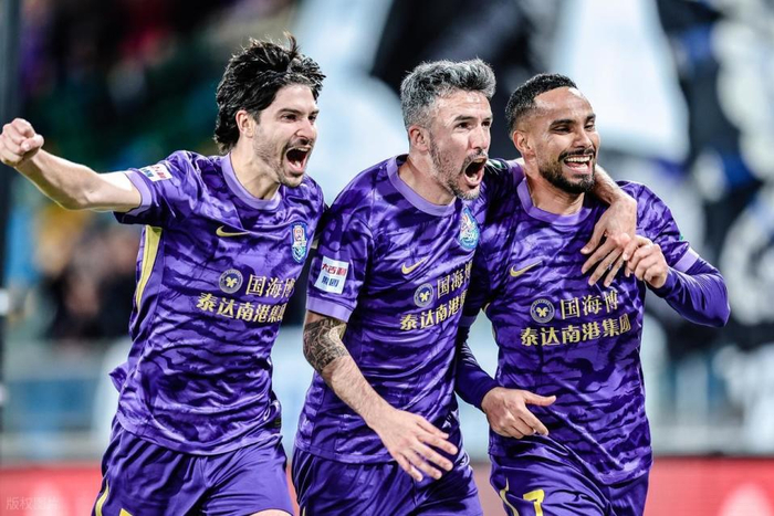 津门虎遭申花绝杀四战全败陷深渊 于根伟帅位悬