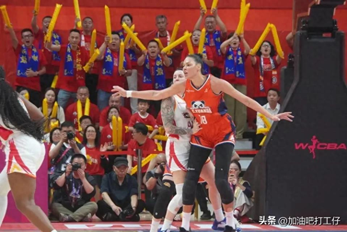 四川女篮首战大胜山西，阵容调整成关键