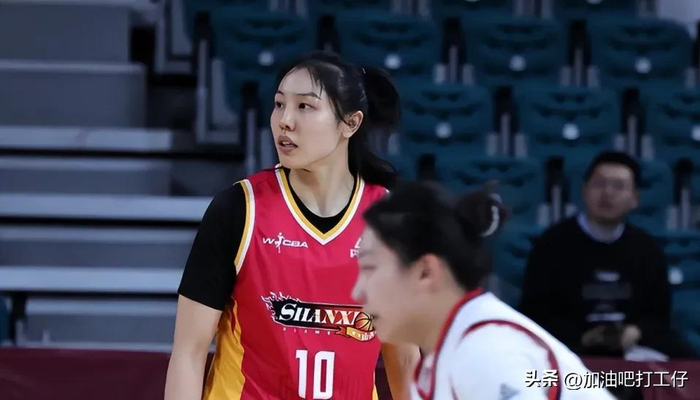 四川女篮首战大胜山西，阵容调整成关键